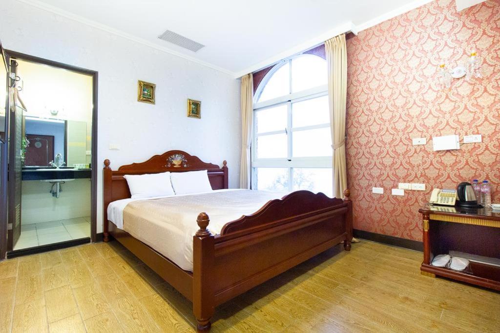 ฮุลส์ เทน บอสช์ โฮเทล Apartment เหรินอ้าย ภายนอก รูปภาพ