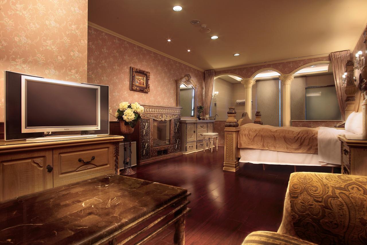ฮุลส์ เทน บอสช์ โฮเทล Apartment เหรินอ้าย ภายนอก รูปภาพ